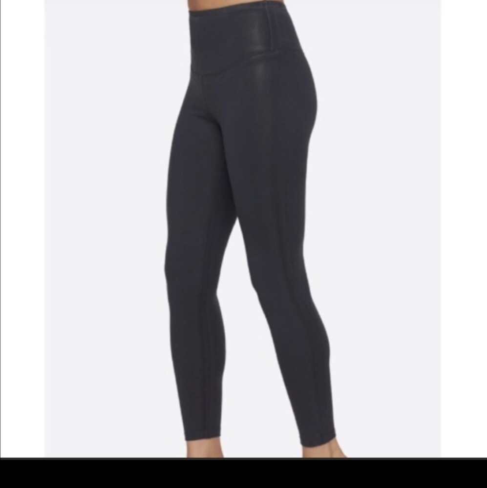 Yummie soft black shape wear leggings